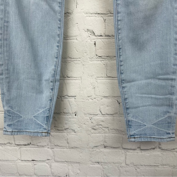 GOOD AMERICAN Good Legs Light Wash Crop Jeans size 24 - Picture 5 of 8